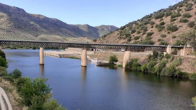 La Fregeneda, una ruta entre vías y naturaleza