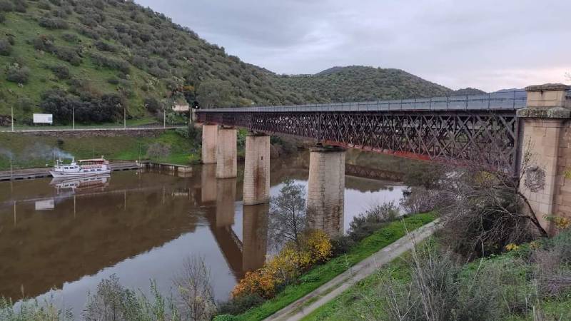 La Fregeneda, una ruta entre vías y naturaleza