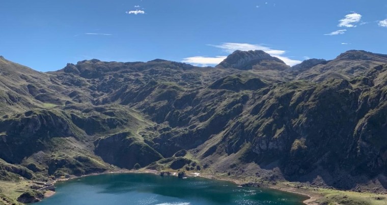 Entre montañas y lagos: Ruta por Saliencia